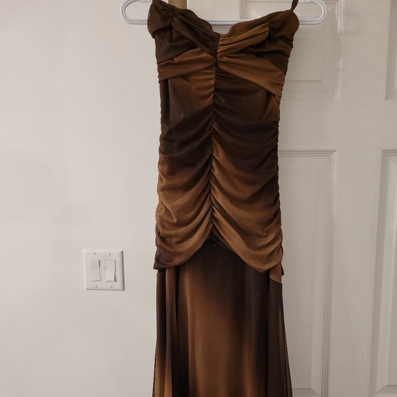 Le Chateau Fancy Dress - Picture 1 of 4